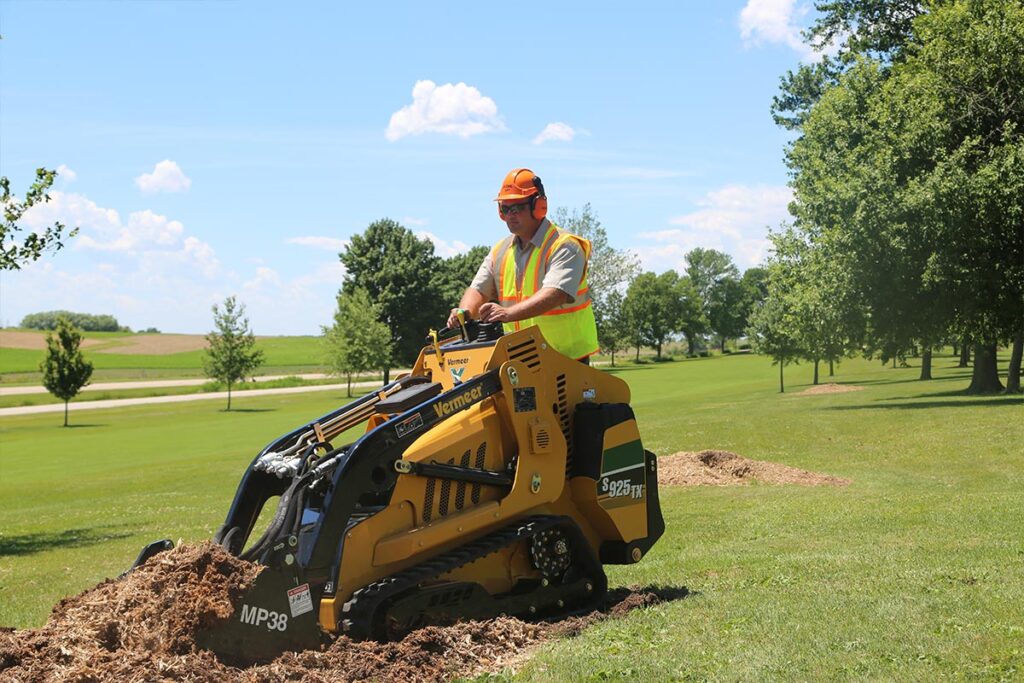 S925TX Mini Skid Steer Loader - Vermeer Australia